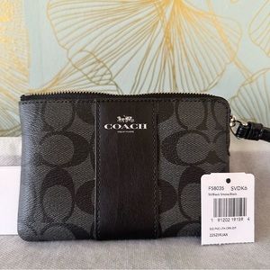 COACH Women's Corner Zip Wristlet In Signature Canvas
